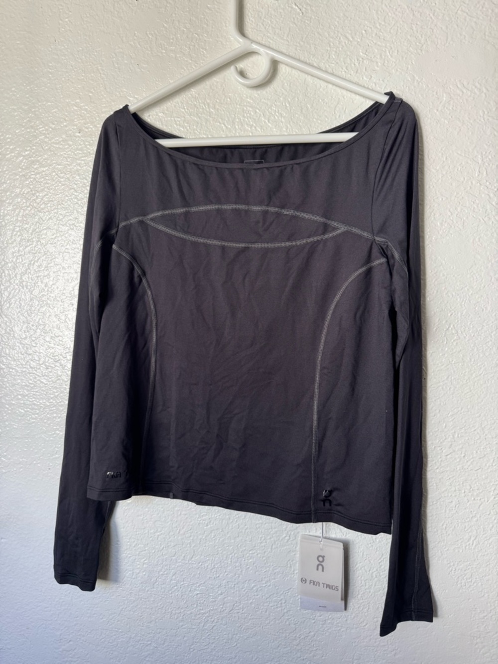 On Running Women's Long Sleeve Performance Top in Charcoal